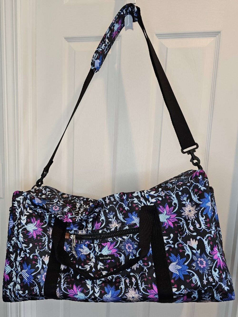 NWOT Vera Bradley Lighten Up Large Travel Duffel Bag Bramble Vines Luggage Tote